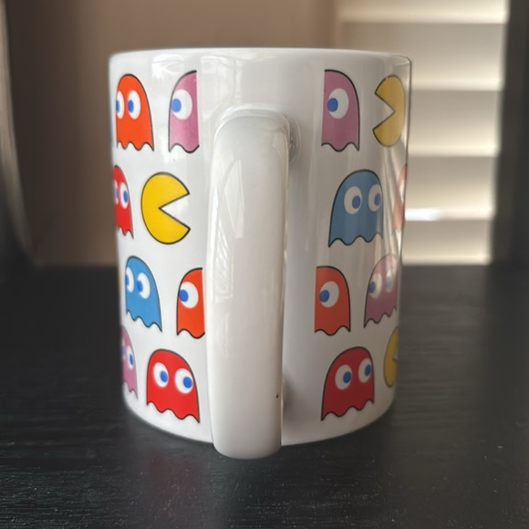 PAC-MAN Ghosts Coffee Mug by Bandai Namco Amusement 11 oz EUC - Picture 6 of 9